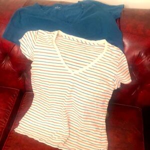 2 for 1 MADEWELL WHISPER COTTON V NECK POCKET TSHIRT 1BLUE 1 RD&BLUE STRIPE SZ-S